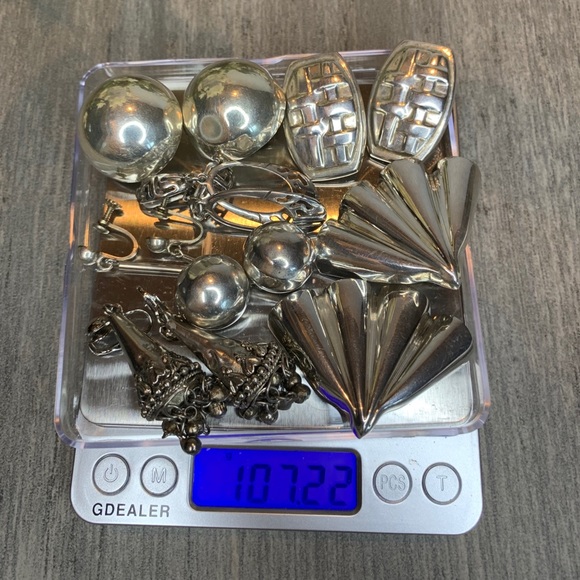 6 Pairs Vintage 925 Sterling or Pewter Earrings - Picture 9 of 9